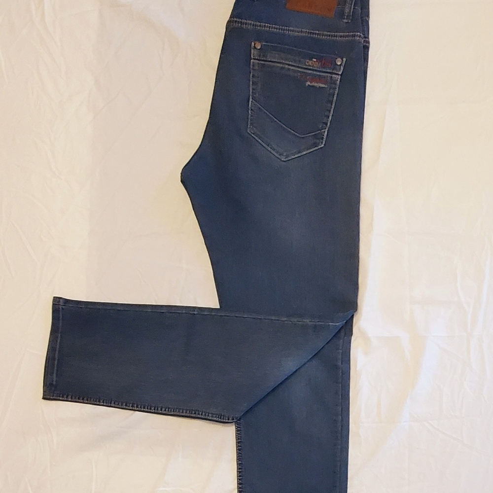 Carlos jeans for men, size 38.